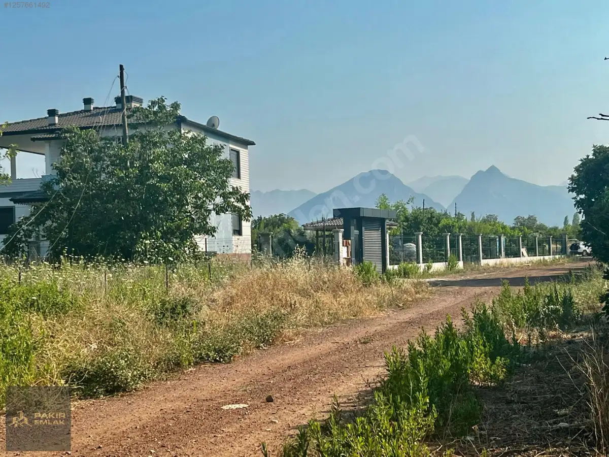 Tomalarda Fırsat Arsa 694 m² Villa Parseli — fotoğraf 1