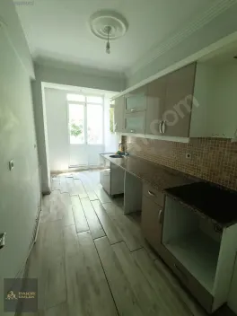Şehrin Merkezi'nde Geniş 3+1 Kiralık Ofis — fotoğraf 3