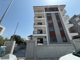 Yeniköyde Merkezi Konumda Yüksek Krediye Uygun 2+1 Daire — fotoğraf 1