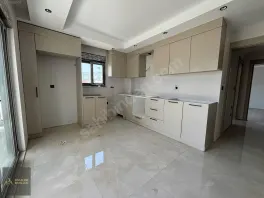 Yeniköyde Merkezi Konumda Yüksek Krediye Uygun 2+1 Daire — fotoğraf 2