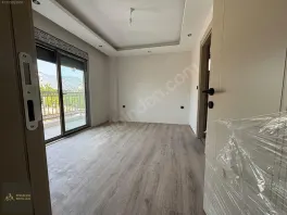 Yeniköyde Merkezi Konumda Yüksek Krediye Uygun 2+1 Daire — fotoğraf 6