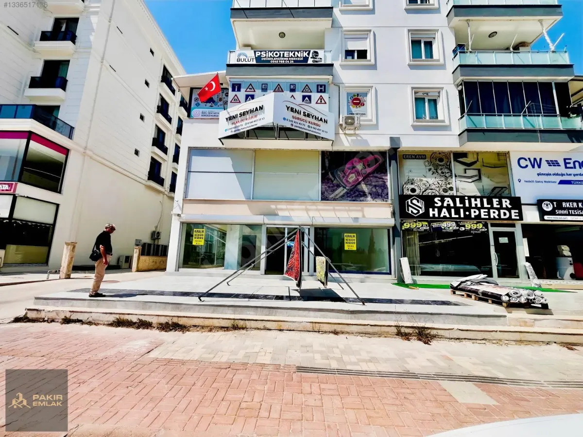 Atatürk Caddesinde Kiralık Geniş Köşe Dükkan — fotoğraf 1