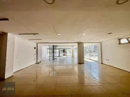 Atatürk Caddesinde Kiralık Geniş Köşe Dükkan — fotoğraf 7